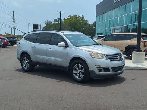 Used 2015 Chevrolet Traverse LT FWD image 9
