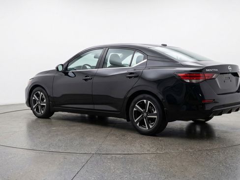 Used 2025 Nissan Sentra SV image 6