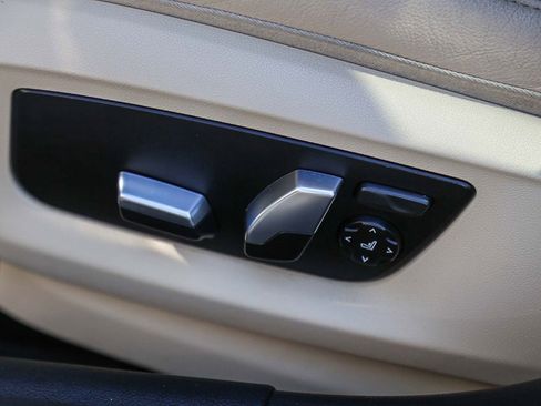 Used 2022 BMW 530i w/ Premium Package image 23