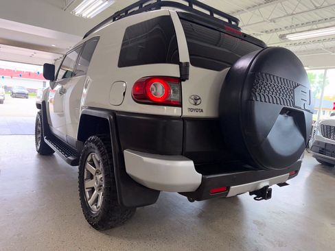 Used 2014 Toyota FJ Cruiser 4WD w/ Upgrade Package image 11