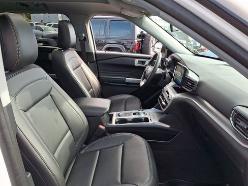 Used 2023 Ford Explorer XLT w/ Equipment Group 202A image 12