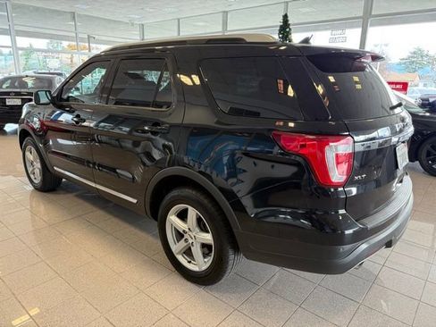 Used 2019 Ford Explorer XLT w/ Equipment Group 202A image 5
