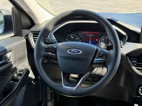 Used 2022 Ford Escape SE FWD image 12