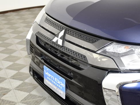 Used 2020 Mitsubishi Outlander LE AWD/4WD image 11