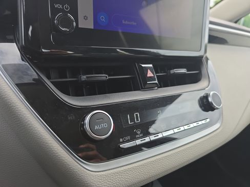 Used 2023 Toyota Corolla LE FWD image 23
