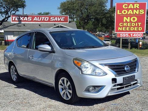 Used 2015 Nissan Versa FWD image 1