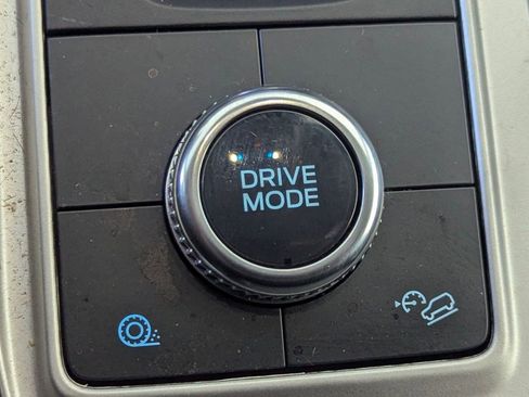 Certified 2022 Ford Explorer XLT w/ Equipment Group 202A image 29