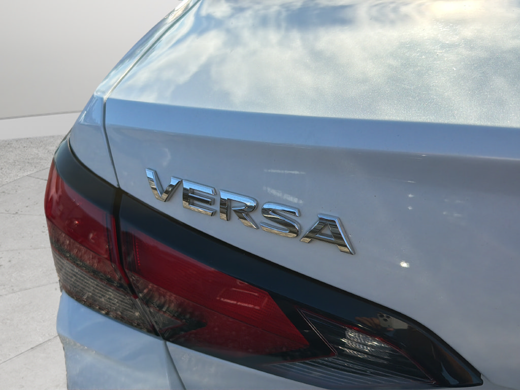 Used 2025 Nissan Versa SV FWD image 18