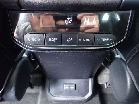 Certified 2023 Toyota Highlander XSE image 19