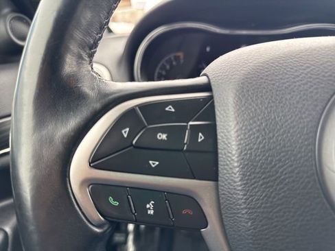 Used 2020 Jeep Grand Cherokee Limited image 16