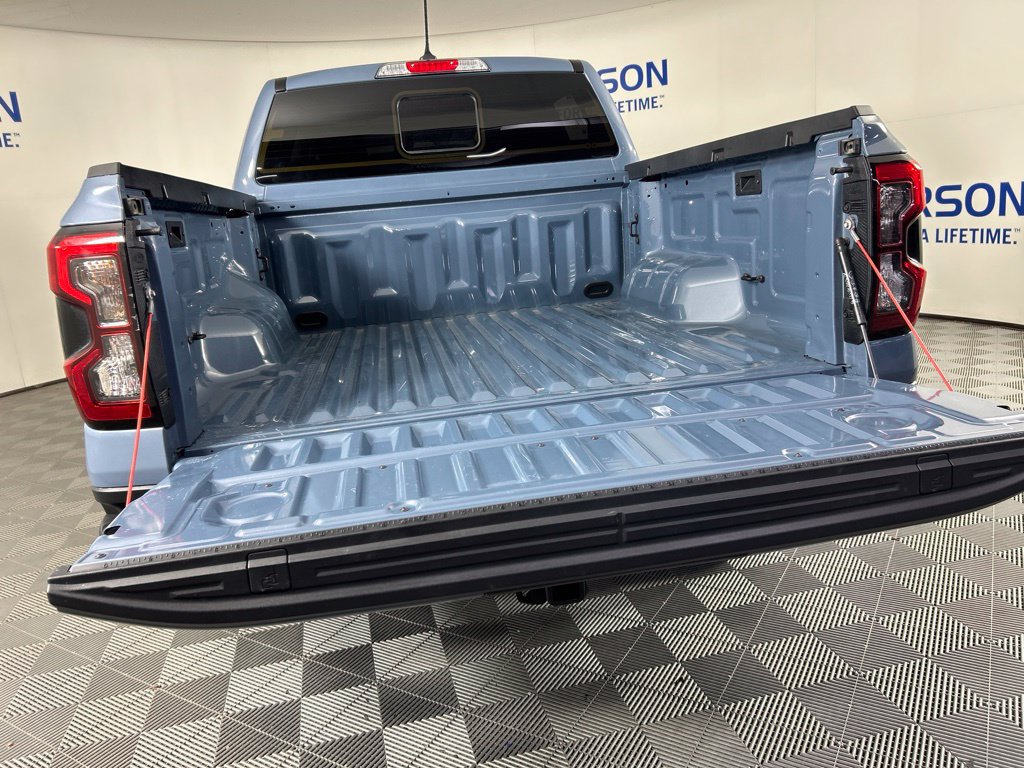 Used 2025 Ford Ranger Lariat w/ Black Appearance Package AWD/4WD image 7