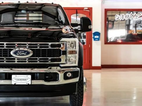 Used 2023 Ford F450 XLT w/ XLT Value Package AWD/4WD image 42