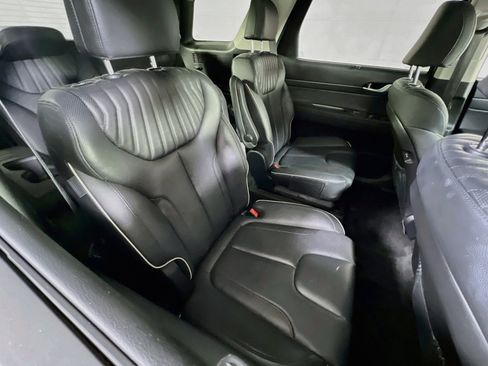 Used 2023 Hyundai Palisade Limited w/ Winter Package image 28