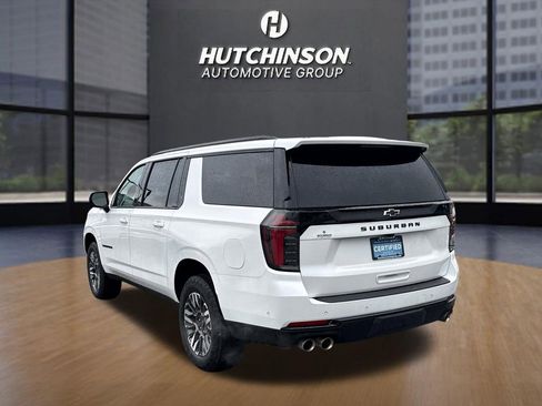Certified 2025 Chevrolet Suburban Z71 image 5