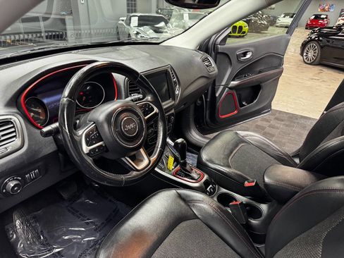 Used 2018 Jeep Compass Trailhawk w/ Safe & Security Group image 30