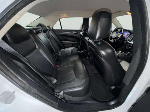 Used 2015 Chrysler 300 Limited image 22