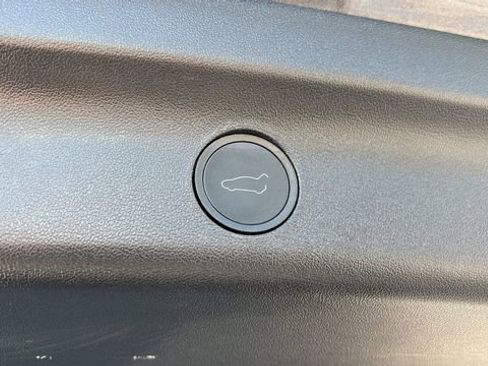 Used 2024 Tesla Model Y Performance image 37