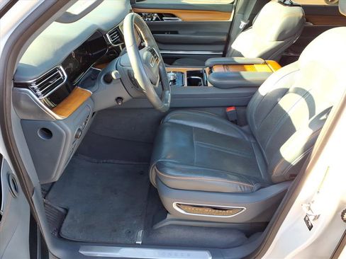 Used 2022 Jeep Grand Wagoneer Series II w/ Convenience Group III image 11