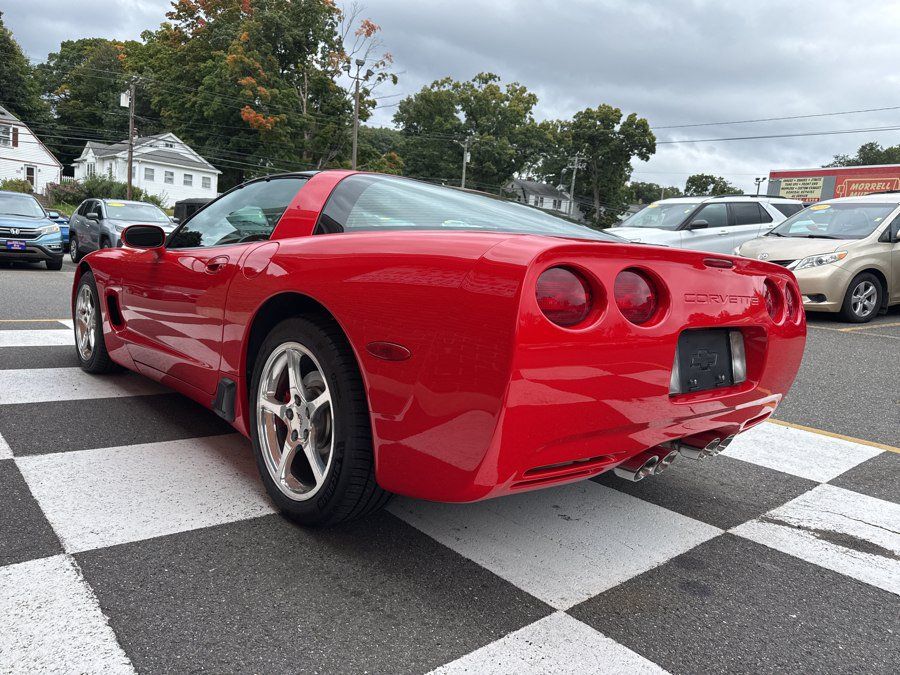 Used 2000 Chevrolet Corvette Coupe w/ Performance Handling Pkg RWD image 10
