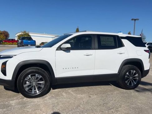 New 2026 Chevrolet Equinox LT image 5