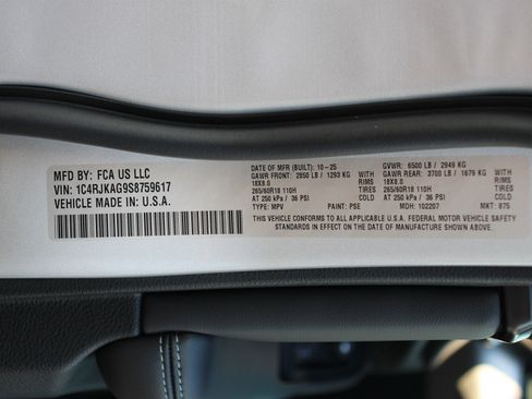 New 2025 Jeep Grand Cherokee L Altitude image 44