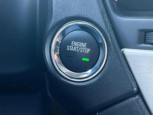 Used 2018 GMC Yukon Denali image 46