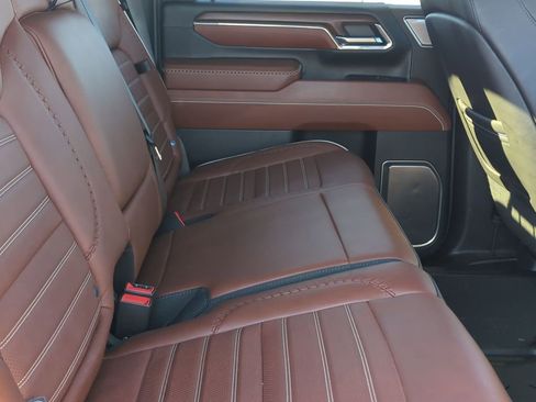 Used 2024 GMC Sierra 3500 Denali Ultimate image 27