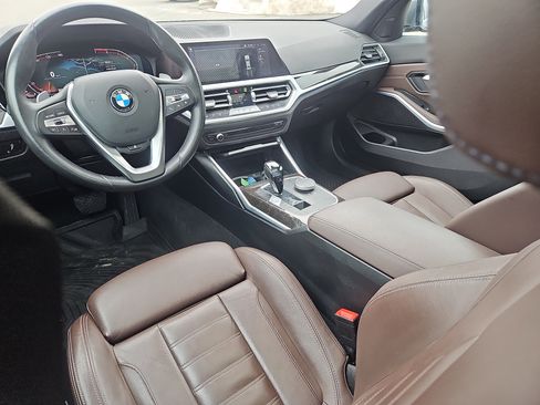 Used 2020 BMW 330i xDrive Sedan w/ Premium Package image 3
