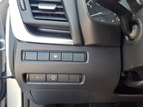 Used 2023 Nissan Rogue SV image 15