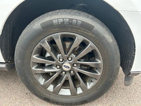 Used 2021 Ford Expedition Max Limited image 4