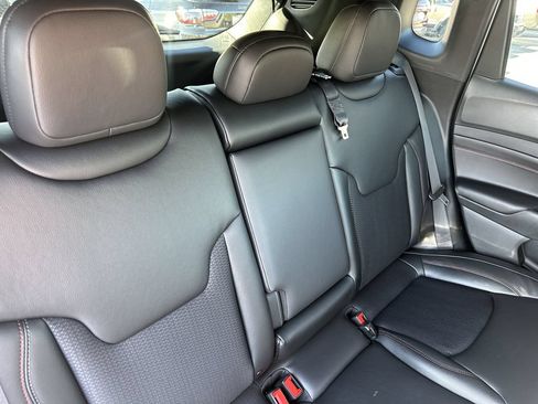 New 2026 Jeep Compass Trailhawk w/ Sun, Sound & Navigation Group AWD/4WD image 37
