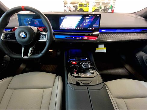 Used 2026 BMW M5 w/ Carbon Package AWD/4WD image 5