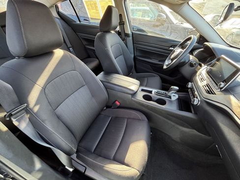 Used 2025 Nissan Altima 2.5 SV image 39