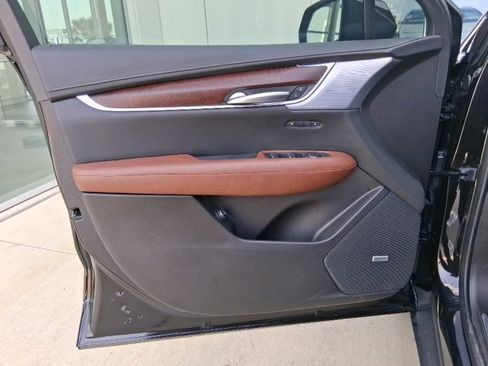 Used 2025 Cadillac XT5 Premium Luxury w/ Technology Package image 16