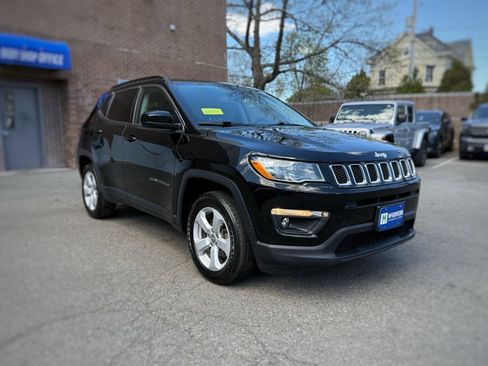 Used 2021 Jeep Compass Latitude w/ Convenience Group AWD/4WD image 3