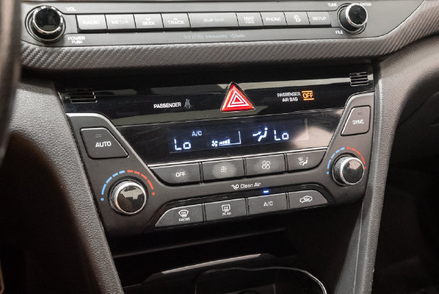 Used 2018 Hyundai Elantra Sport w/ Sport Premium Package 03 FWD image 21