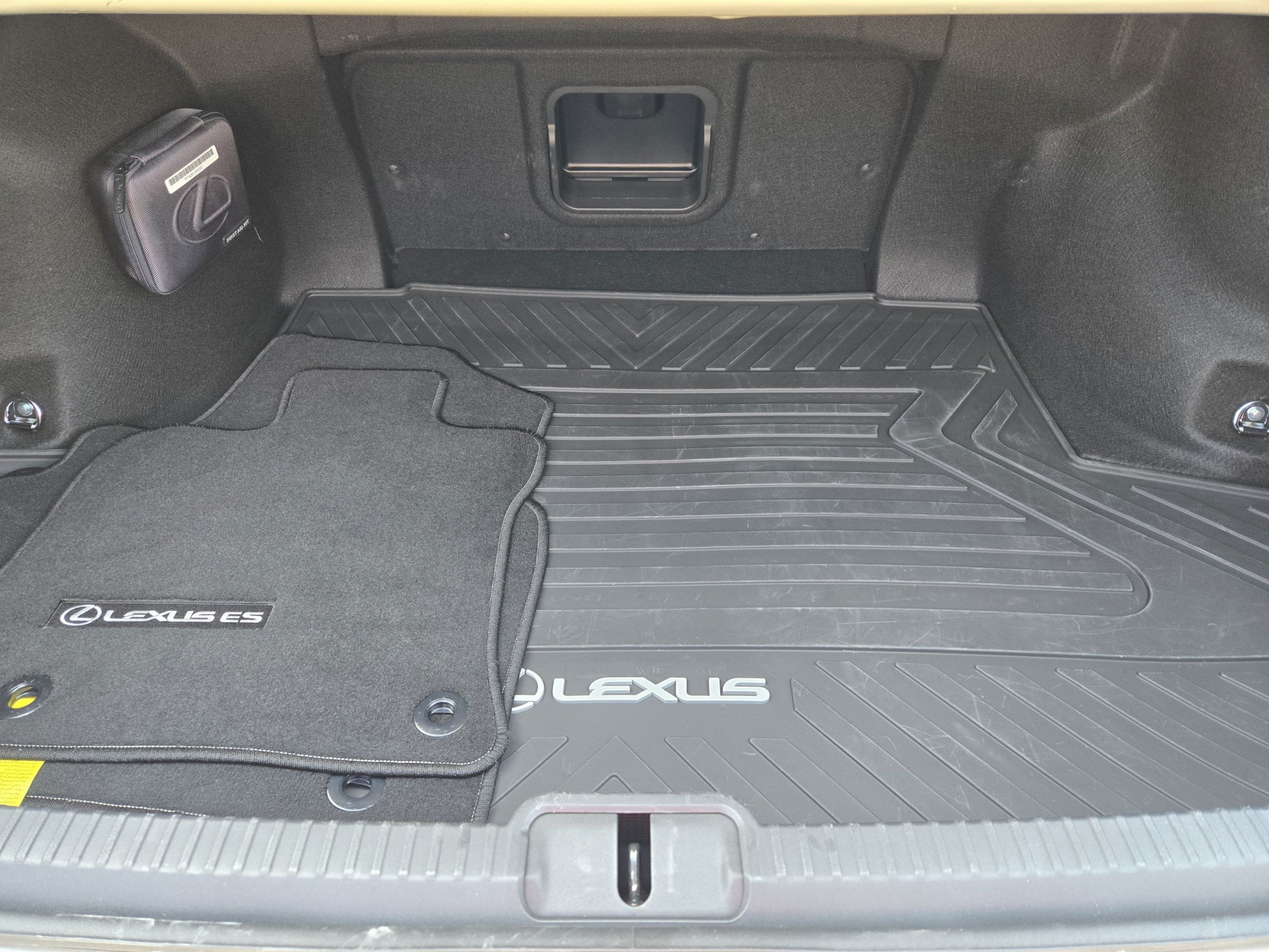 Certified 2025 Lexus ES 350 w/ Premium Package FWD image 31