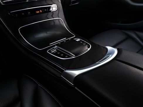 Used 2022 Mercedes-Benz GLC 300 4MATIC image 6