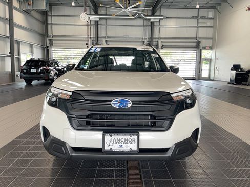 Used 2025 Subaru Forester image 2