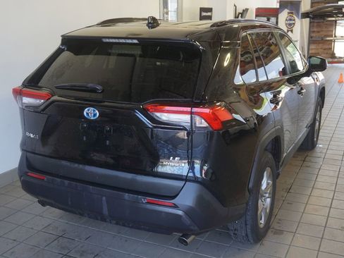 Used 2023 Toyota RAV4 LE AWD/4WD image 12
