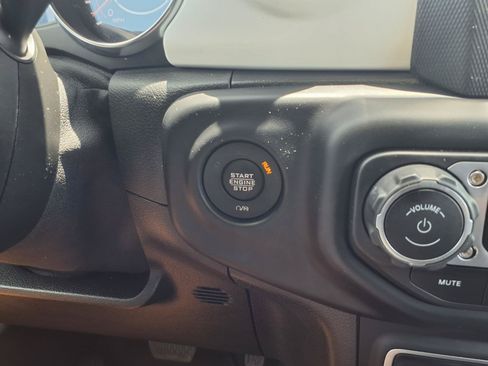 Used 2021 Jeep Wrangler Unlimited Sport AWD/4WD image 21
