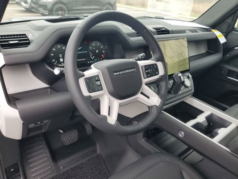 New 2026 Land Rover Defender 130 X-Dynamic SE AWD/4WD image 13