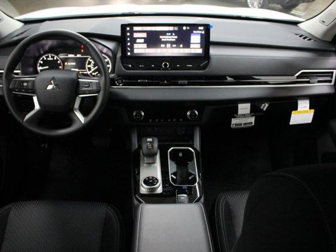 New 2026 Mitsubishi Outlander ES image 20