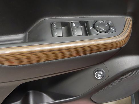 Used 2023 GMC Acadia SLE w/ Driver Convenience Package image 25