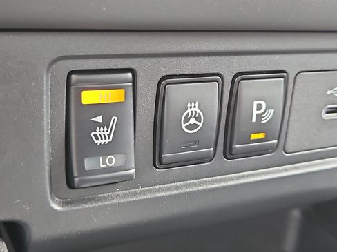 Used 2024 Nissan Frontier SV w/ SV Convenience Package RWD image 22