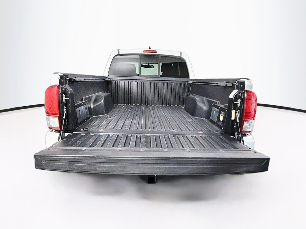 Used 2017 Toyota Tacoma TRD Sport w/ Tow Package RWD image 25