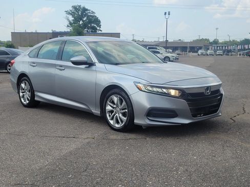 Used 2019 Honda Accord LX image 2