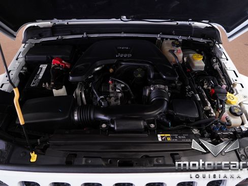 Used 2020 Jeep Wrangler Unlimited Sahara image 25