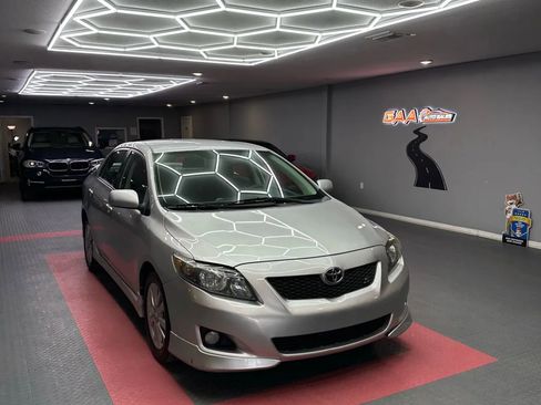 Used 2010 Toyota Corolla S image 1