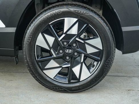 Used 2025 Hyundai Kona SEL FWD image 13